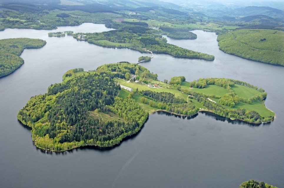 Randonnée Creuse ©J.Damase Circuit Poulidor - Tour du Lac de Vassivière