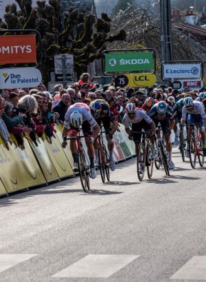 Une bien belle étape du Paris-Nice à Dun-le-Palestel dans la Creuse